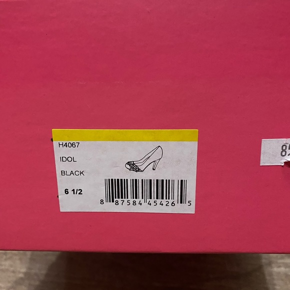 Betsey Johnson Black Satin Heels - Picture 4 of 4